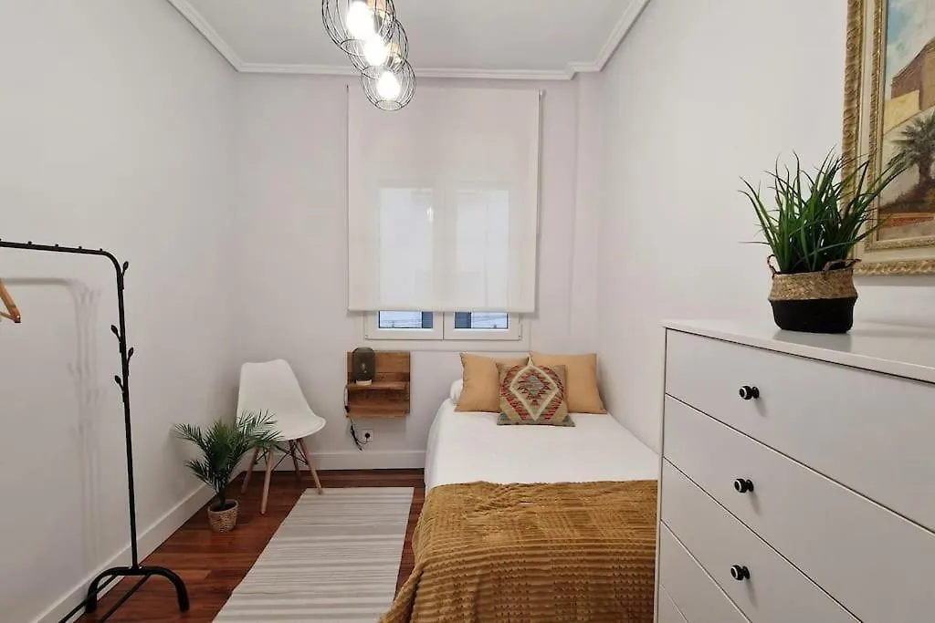 Cozy Apartment In The City Center By Aloha Bilbau 0*,  Espanha